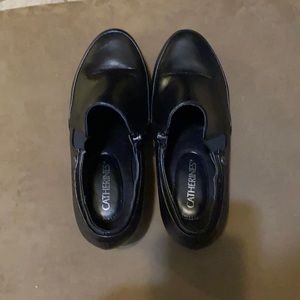 Catherine’s black 2 inch heel WIDE width